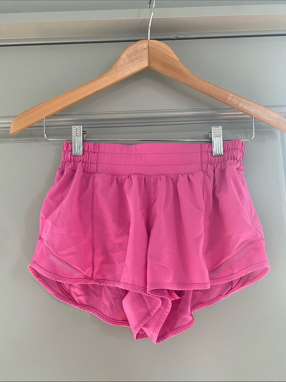 Lululemon Athletica Women’s Pink Hotty Hot Shorts with Elastic Waist